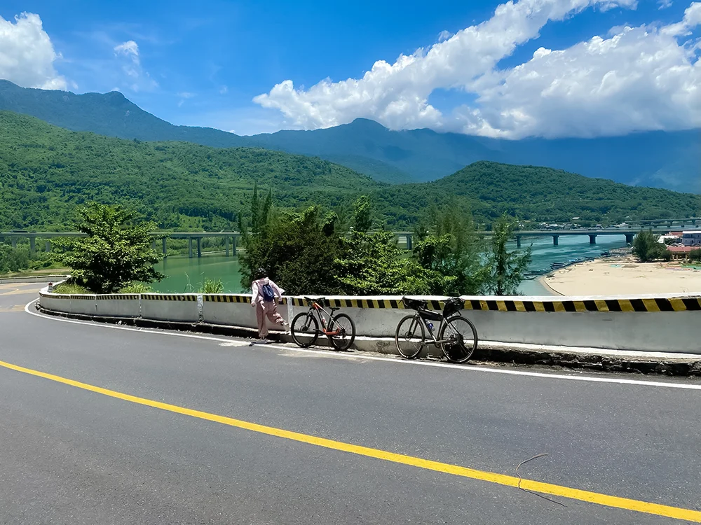 Hai Van Pass Cycling Tour